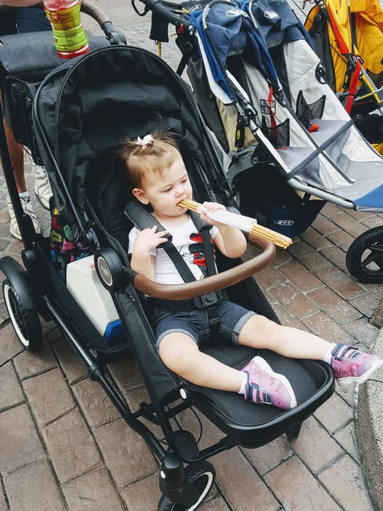 Headed to Disney? See how the Austlen Entourage stacks up as the perfect stroller for Disney! Whether you are headed to Disneyland or Disney World, this stroller will make you day even more magical! | The Mom Friend