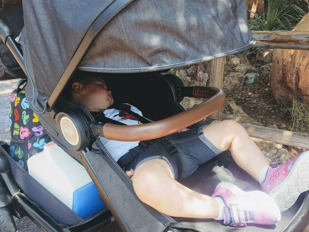 Headed to Disney? See how the Austlen Entourage stacks up as the perfect stroller for Disney! Whether you are headed to Disneyland or Disney World, this stroller will make you day even more magical! | The Mom Friend