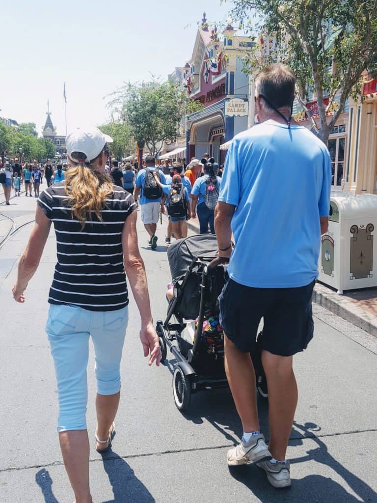 Headed to Disney? See how the Austlen Entourage stacks up as the perfect stroller for Disney! Whether you are headed to Disneyland or Disney World, this stroller will make you day even more magical! | The Mom Friend