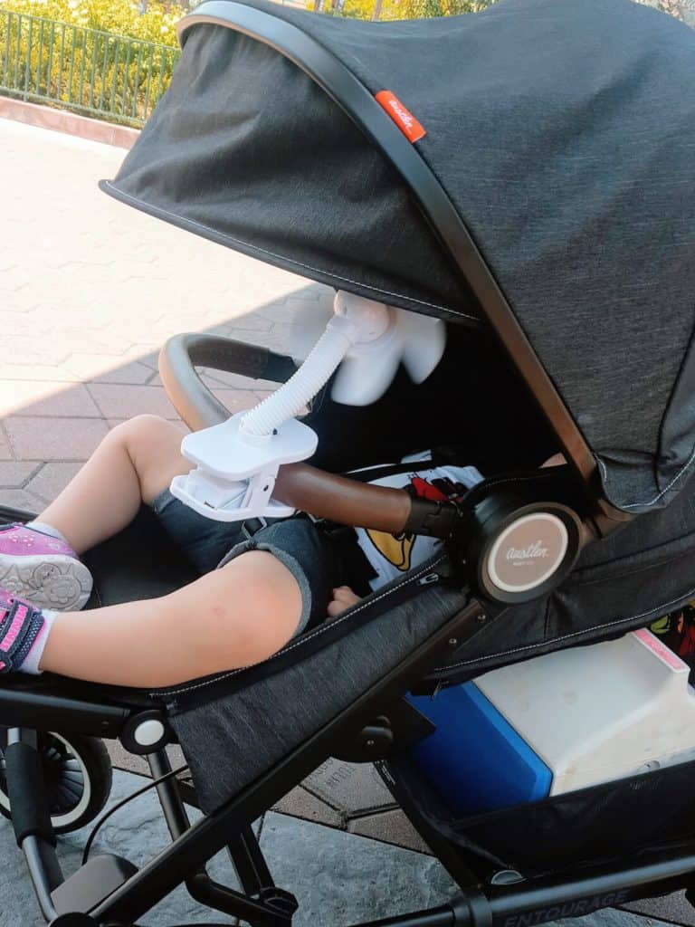 Headed to Disney? See how the Austlen Entourage stacks up as the perfect stroller for Disney! Whether you are headed to Disneyland or Disney World, this stroller will make you day even more magical! | The Mom Friend