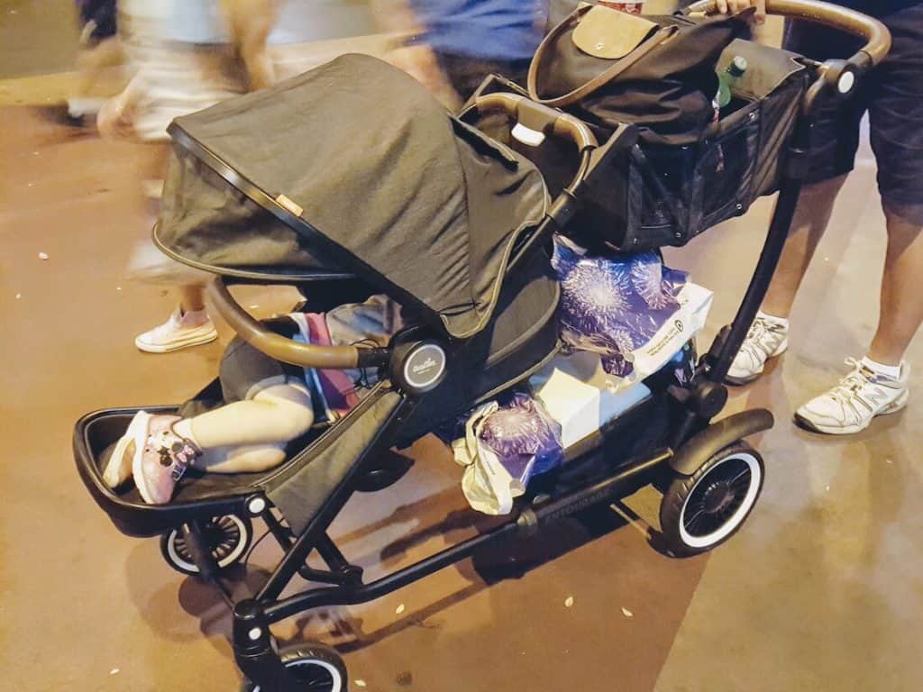 Headed to Disney? See how the Austlen Entourage stacks up as the perfect stroller for Disney! Whether you are headed to Disneyland or Disney World, this stroller will make you day even more magical! | The Mom Friend
