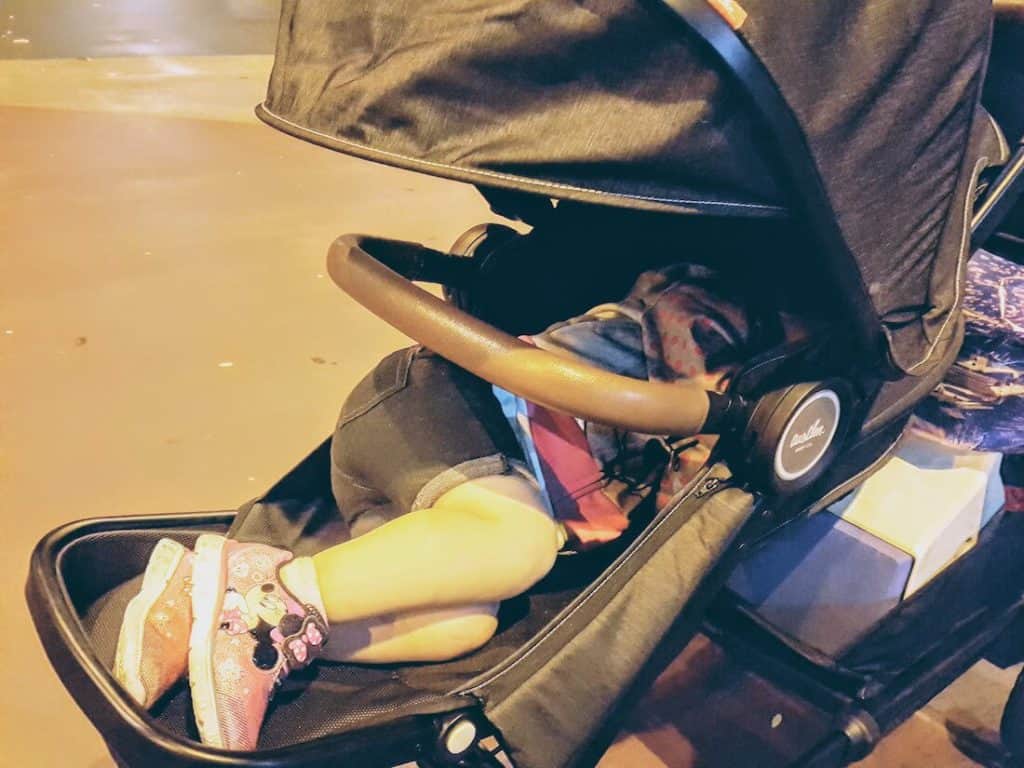 Headed to Disney? See how the Austlen Entourage stacks up as the perfect stroller for Disney! Whether you are headed to Disneyland or Disney World, this stroller will make you day even more magical! | The Mom Friend
